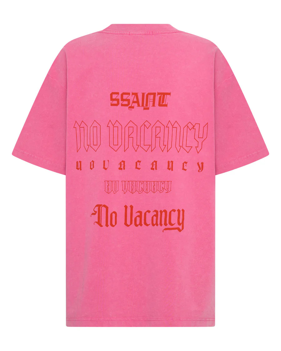 NO VACANCY TEE - ACID WASH DARK PINK