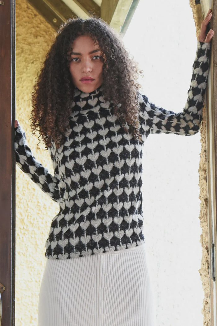 HEART WORK Top - Black/Cream