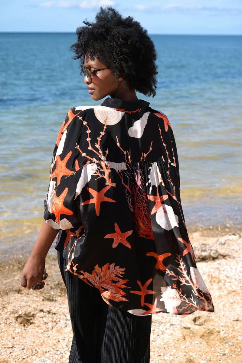 BEHIND HER BACK Shirt - Black Shells