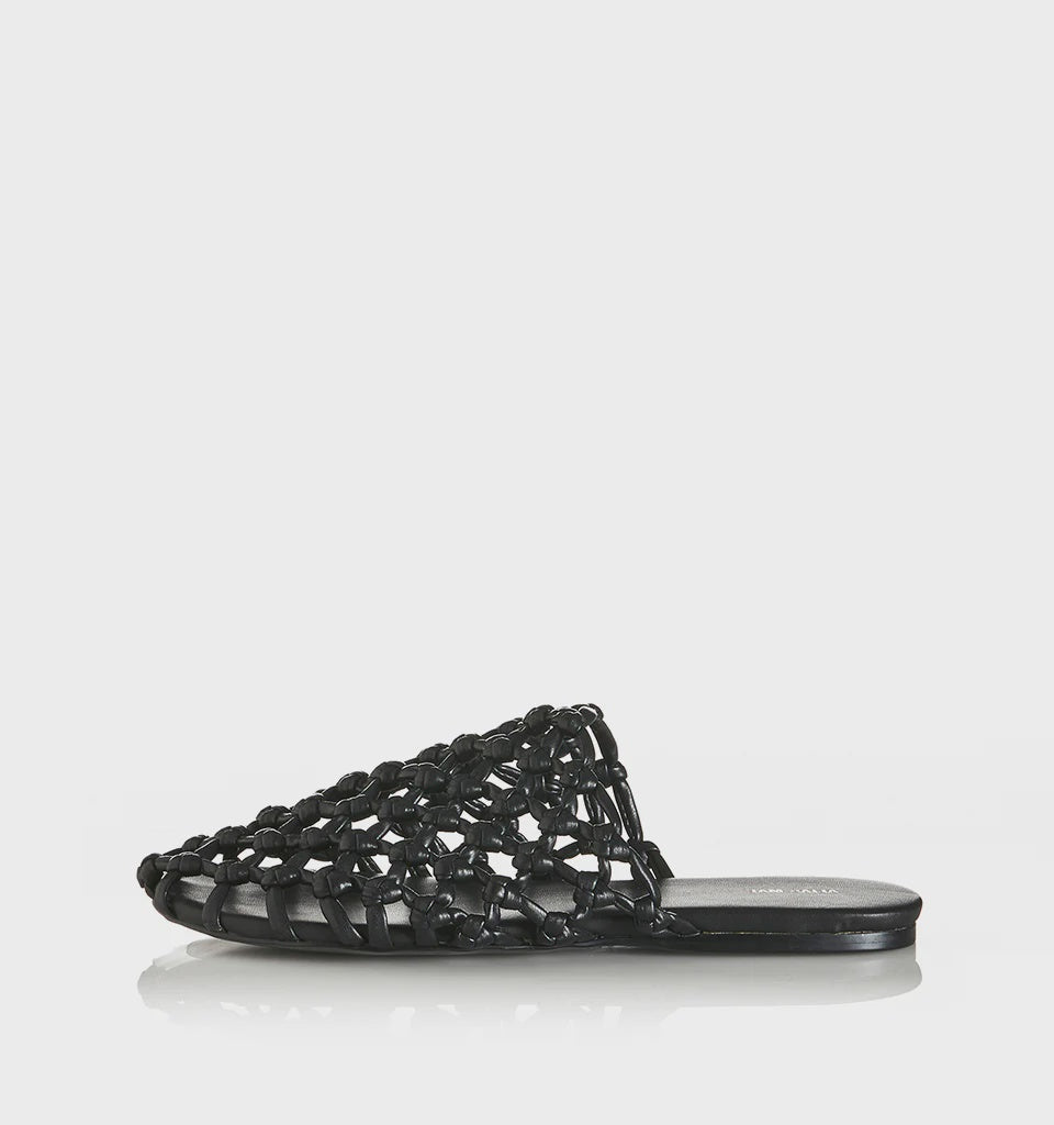 HEZU - Black
