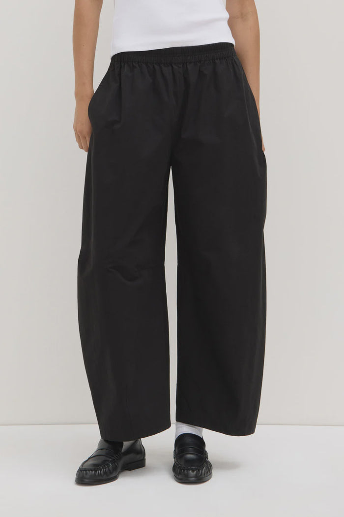 Lola Barrel Pant - Black