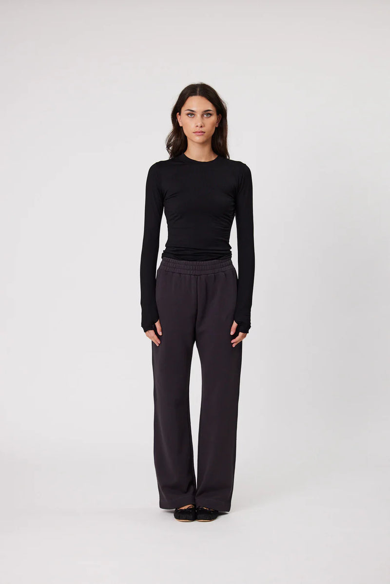 REMAIN TRACKPANT - WASHED BLACK