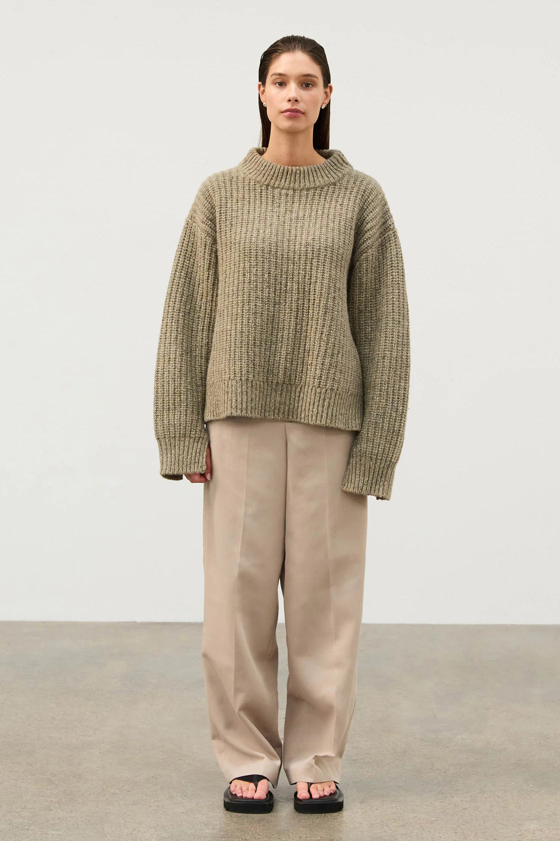 Merino Wool Blend Knit Jumper - Olive