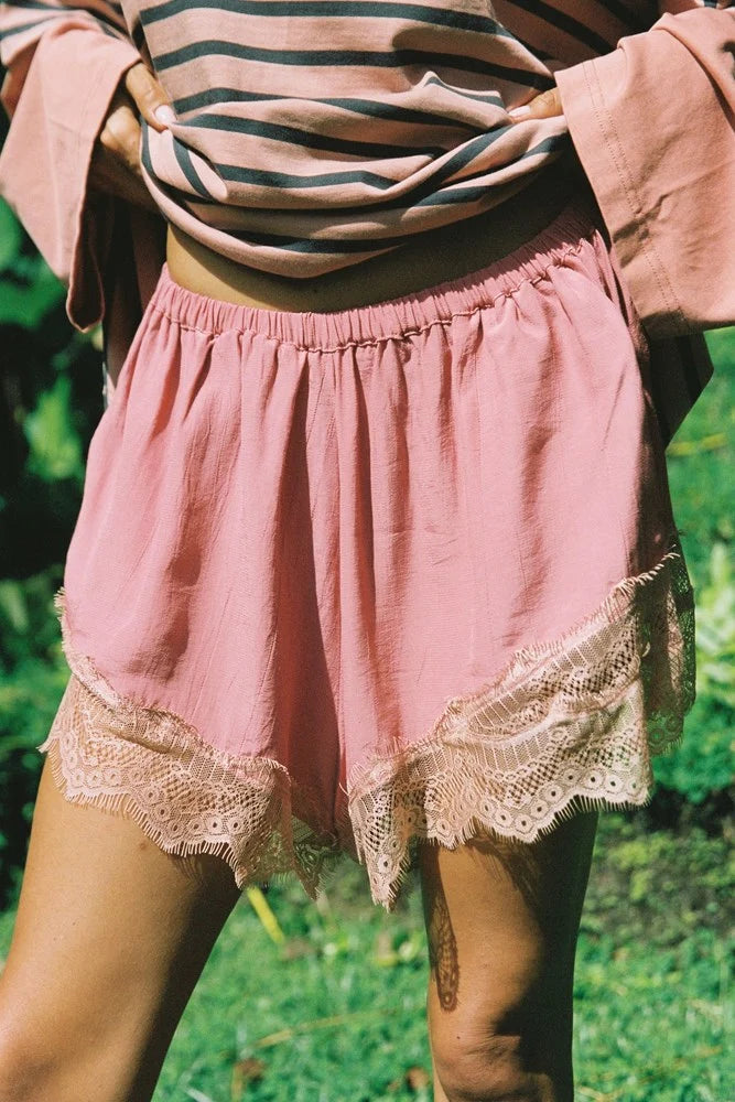 UNWIND LACE TRIM SHORTS